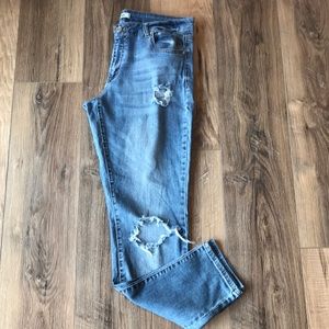 refuge Distressed Jeans